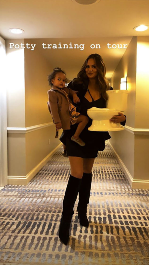 Chrissy Teigen, Luna, Potty, Potty Training Chrissy Teigen, Luna, Potty, Potty Training
